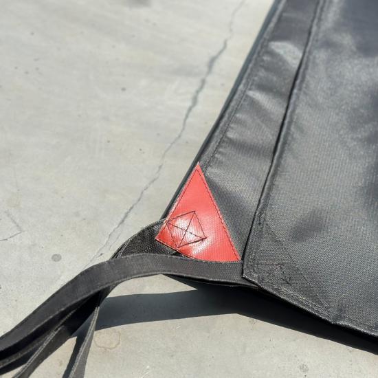 電気自動車用防火ブランケット（EVおよび自動車火災緊急時の封じ込め用）